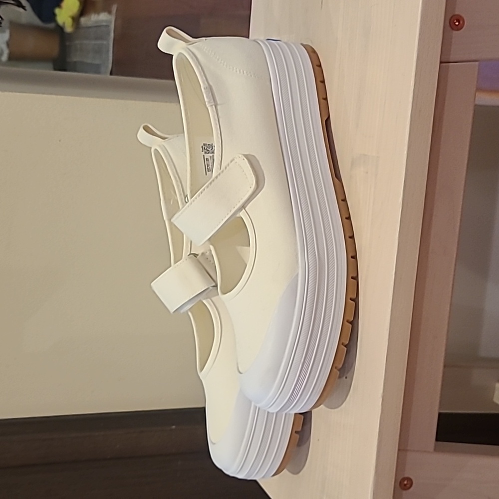 Brand new canvas Keds mary jane platform sneakers - 9